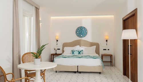 Premier Triple Room, Terrace, Partial Sea View