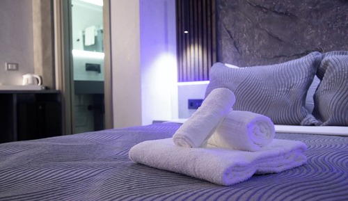 Double Room, 1 Queen Bed