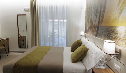 Superior Triple Room, Garden View