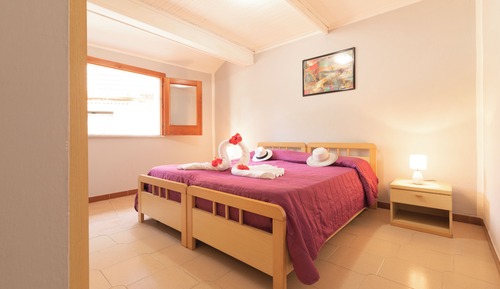 Economy Triple Room