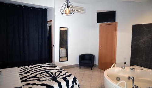 Deluxe Suite, Garden View