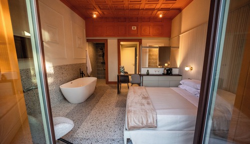 Room, Balcony, Mountain View