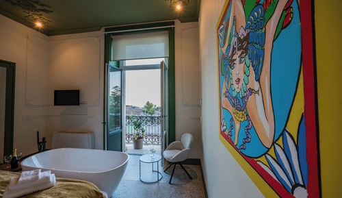 Room, 1 King Bed, Balcony, Mountain View