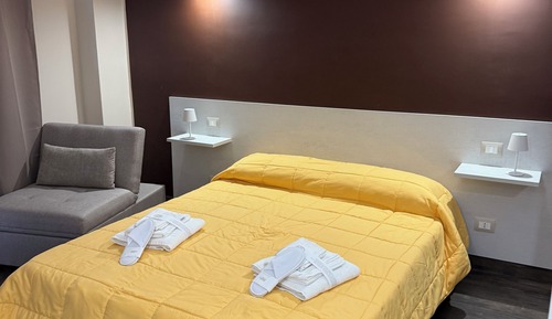 Triple Room, Balcony, Partial Sea View