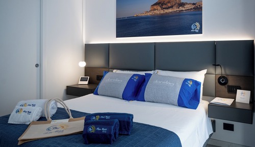 Deluxe Double Room, Patio, Courtyard View