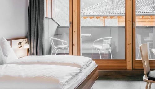 Classic Studio, Balcony, Mountain View