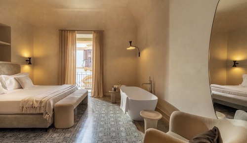 Deluxe Room, Bathtub