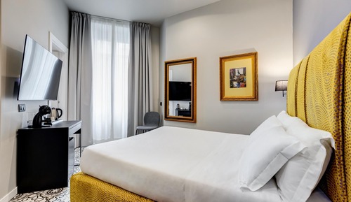 Deluxe Room, 1 Queen Bed, Non Smoking