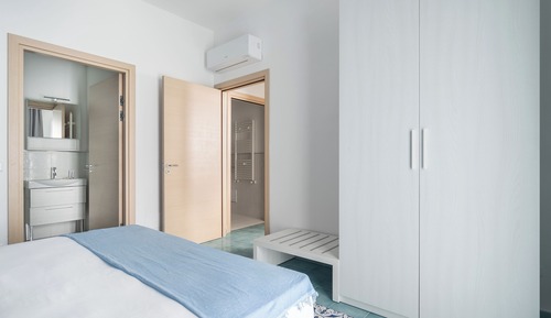 Executive Apartment, 2 Bedrooms, Roll-in Shower, Patio