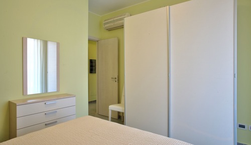 Classic Apartment, 2 Bedrooms, Terrace, Partial Sea View