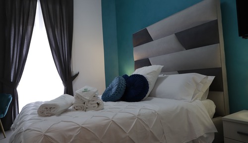 Emerella Luxury Suite Room 7