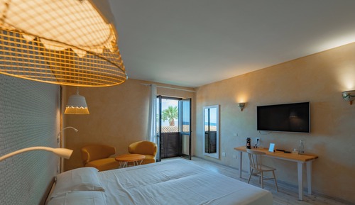 Superior Double or Twin Room, Partial Sea View