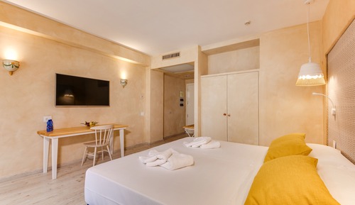 Superior Triple Room, Partial Sea View (3 Adults)