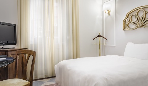 Double Room Single Use