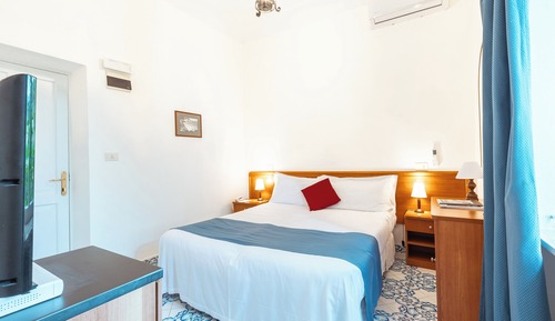 Standard Double Room, Garden View