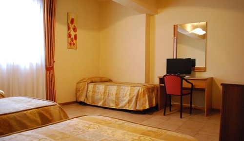 Economy Triple Room