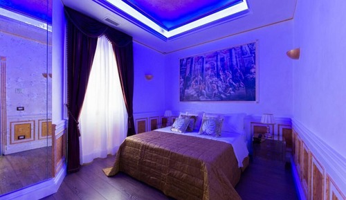 Deluxe Condo, City View