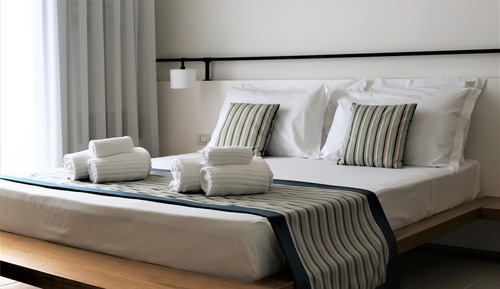 Suite, Partial Sea View (Lateral)