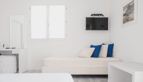 Room, Balcony