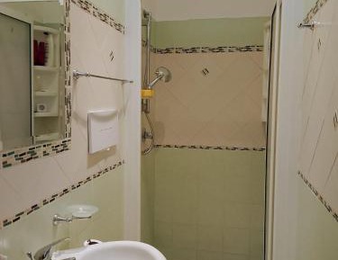 Studio Apartment with One Double Bed