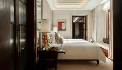 Deluxe King Suite