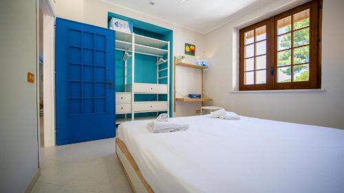 Two-Bedroom Apartment with Terrace and Sea View