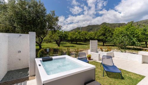 Deluxe Suite with Spa Bath