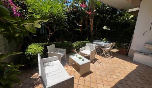 One-Bedroom Apartment with Garden