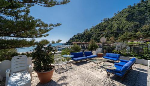 Villa - Beach Front