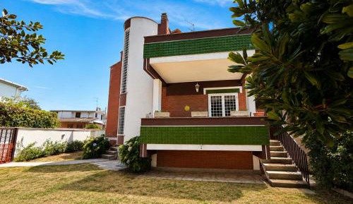 Four-Bedroom Vacation Home