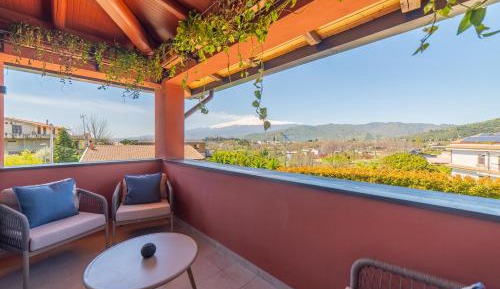 Two-Bedroom Deluxe Apartment with Balcony
