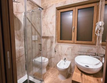 Deluxe Room (2 Adults + 1 Child)