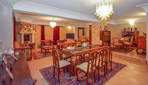 Five-Bedroom Holiday Home