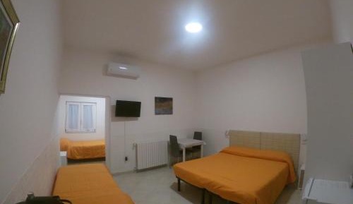 Quadruple Room with Private Bathroom