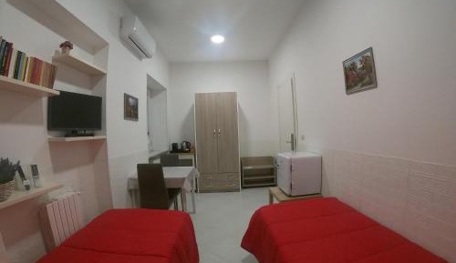 Twin Room with Private External Bathroom