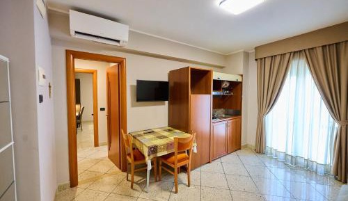 Deluxe One-Bedroom Apartment