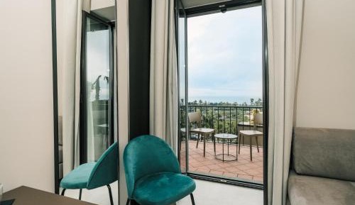 Deluxe Triple Room with Sea View