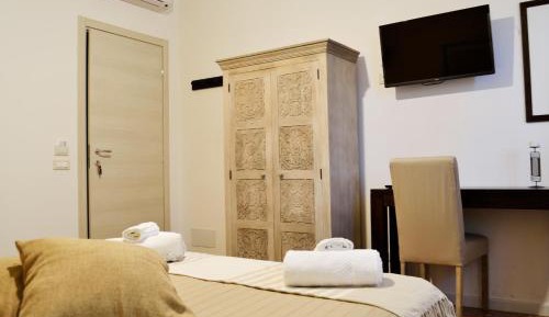 Double Room with Private External Bathroom