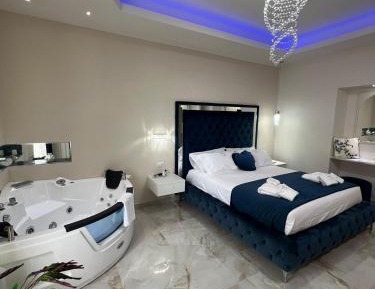 King Room with Spa Bath