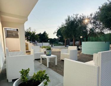 Deluxe Two-Bedroom Apartment with Garden View
