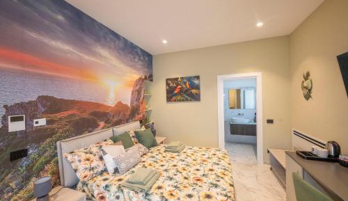 Deluxe Queen Suite