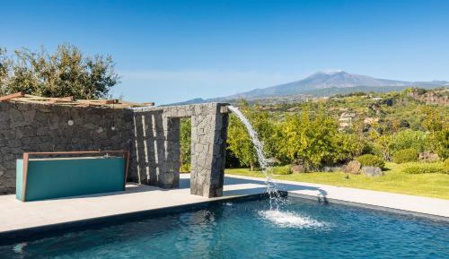 Villa with Garden View