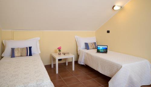 Superior Room with Partial Sea View - Split Level