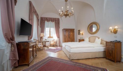 Corner Suite