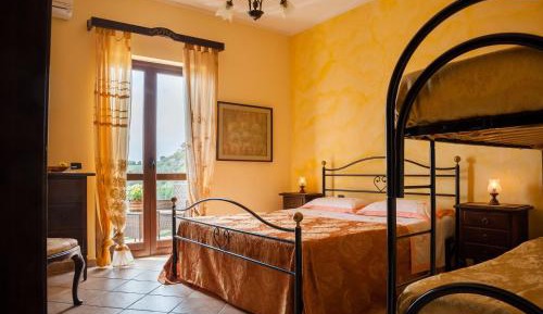 Double Room with Balcony and Sea View
