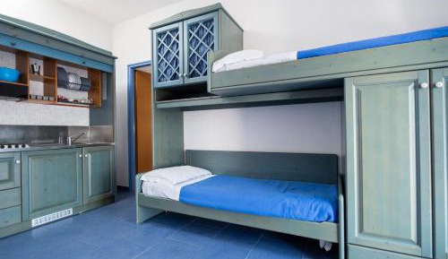 Superior One-Bedroom Apartment (4 Adults)