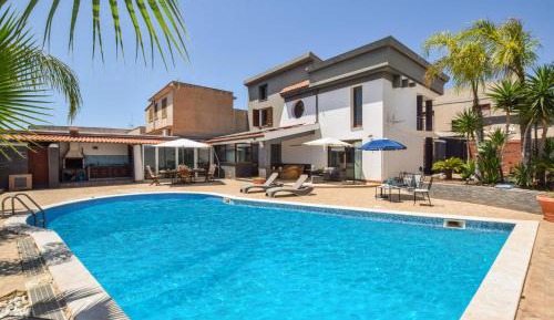 Three-Bedroom Vacation Home 