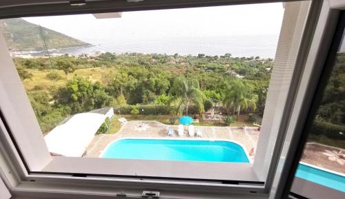 One-Bedroom Apartment with Balcony and Sea View