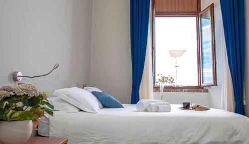 Triple Room with Sea View