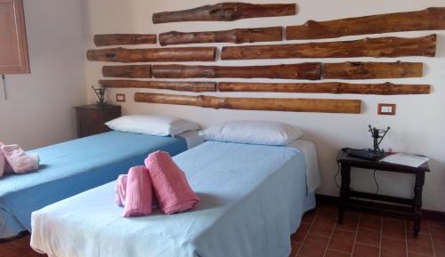 Double or Twin Room with Shared Bathroom